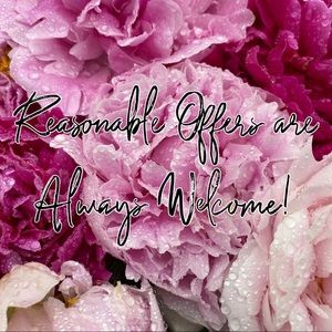 🛍 I am always open to offers! Happy Poshing!!! 🛍